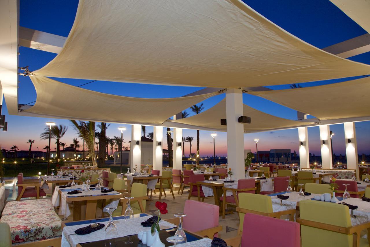 Rixos Alamein - Full Board Plus El Alamein Exteriér fotografie Restaurant at the hotel