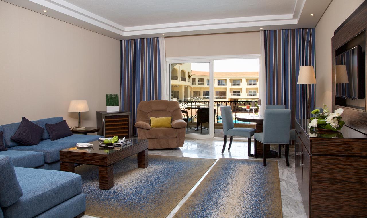 Rixos Alamein - Full Board Plus El Alamein Exteriér fotografie A suite at the Atlantis Paradise Island